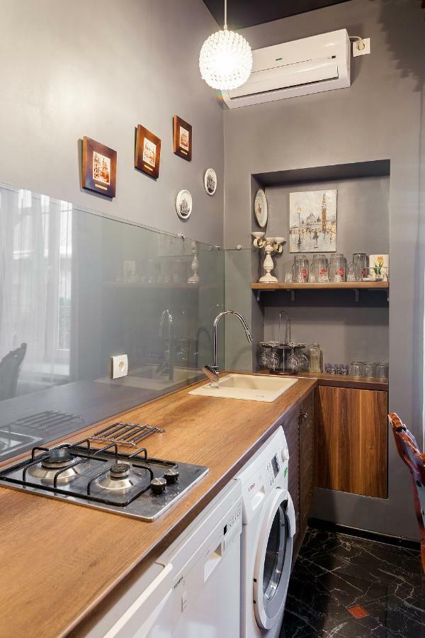 Delux Leopolli Apartments Near Shopping Mall Forum Lviv Dış mekan fotoğraf