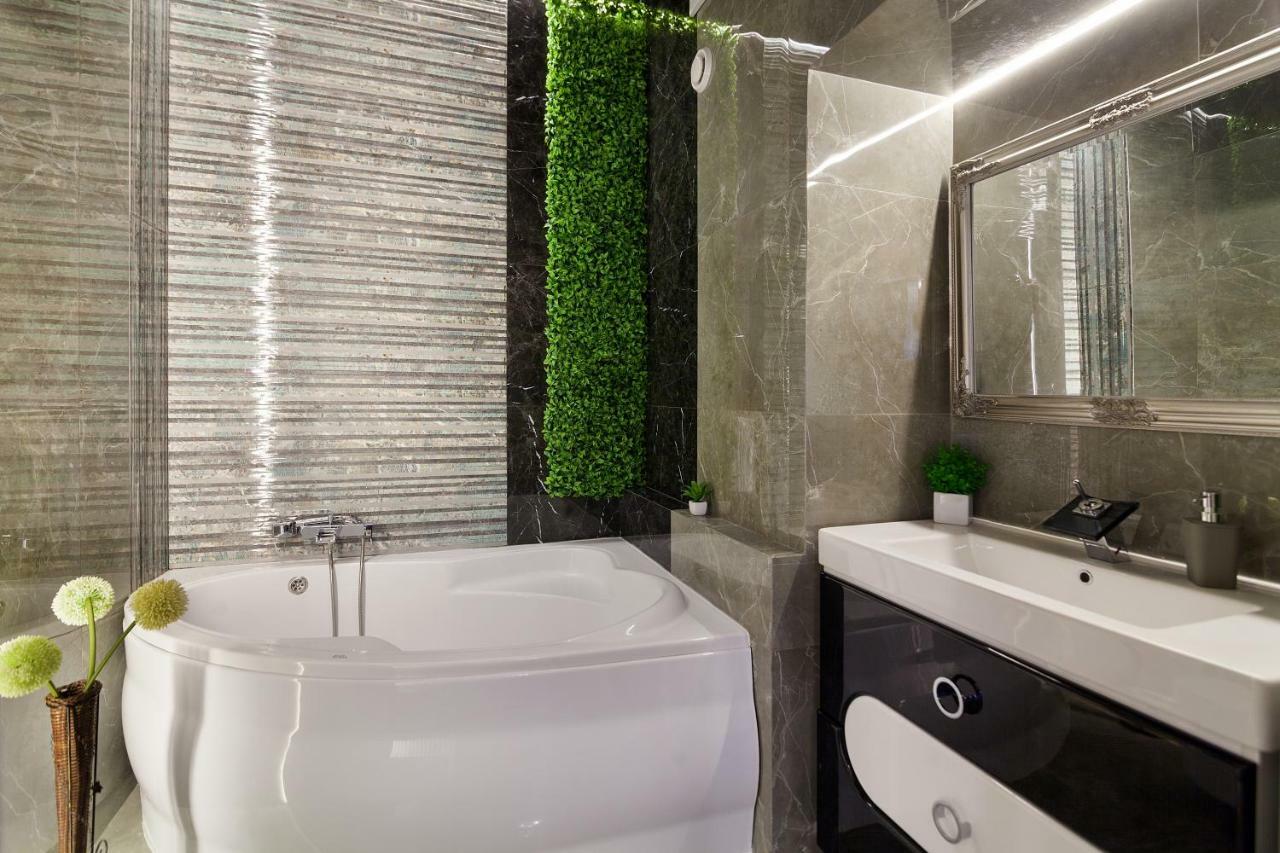 Delux Leopolli Apartments Near Shopping Mall Forum Lviv Dış mekan fotoğraf